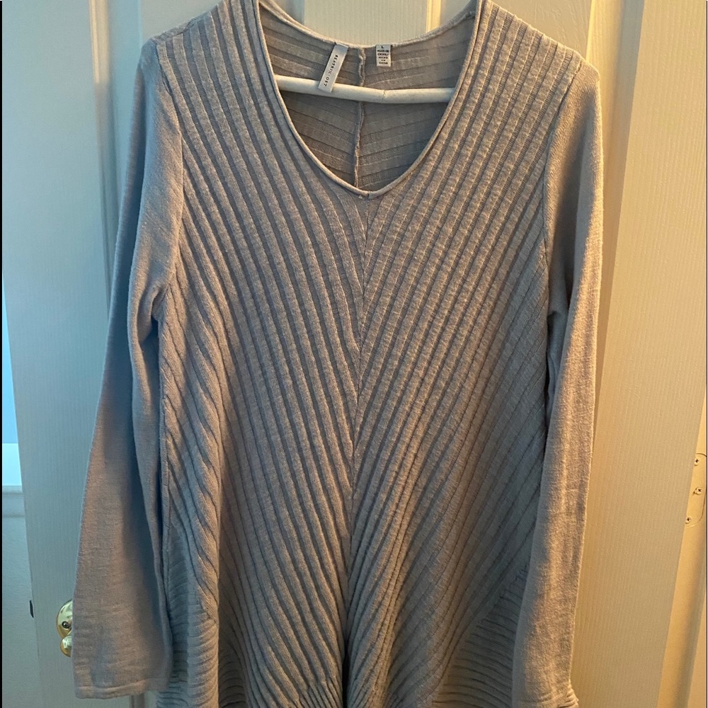 Ribbed Knit Long-Sleeve V-Neck Sweater